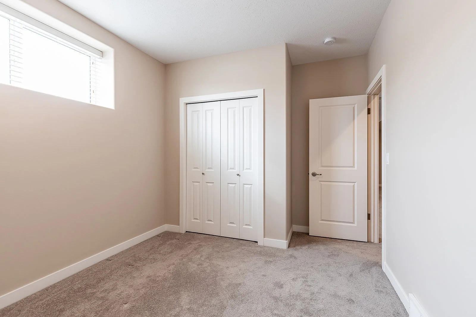 802 350 Somerside Rd SE-35.jpg