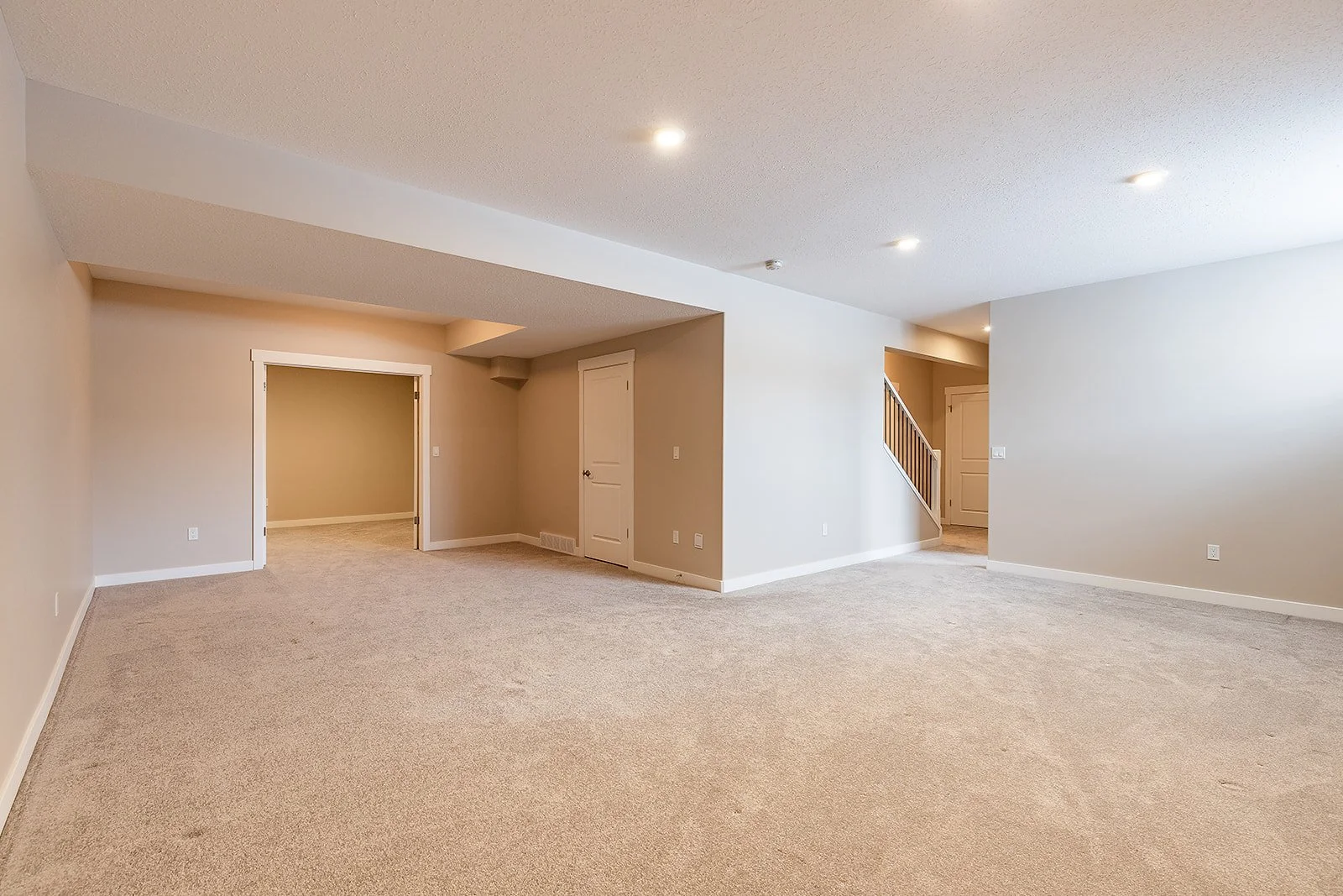 802 350 Somerside Rd SE-37.jpg