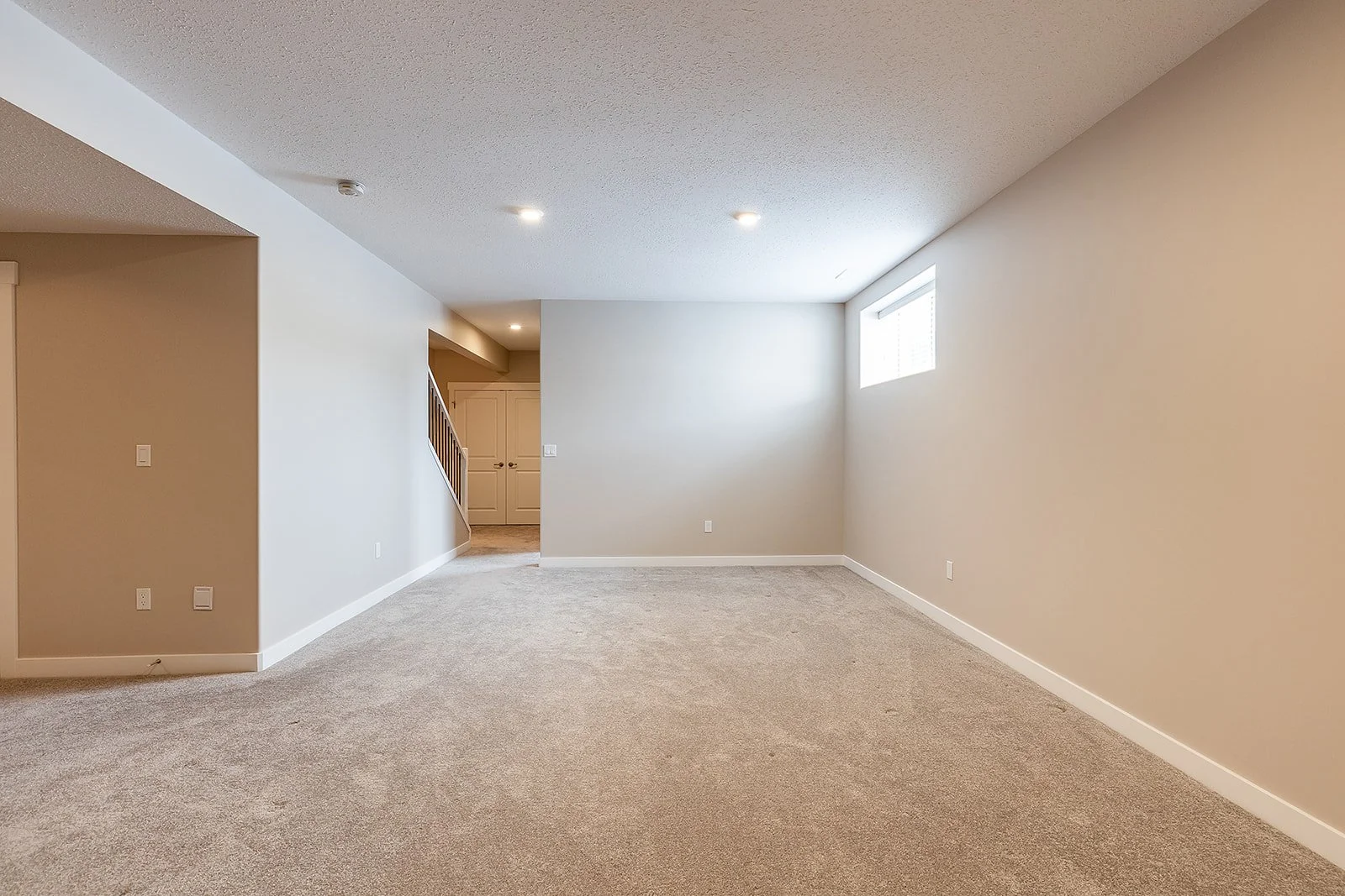 802 350 Somerside Rd SE-38.jpg