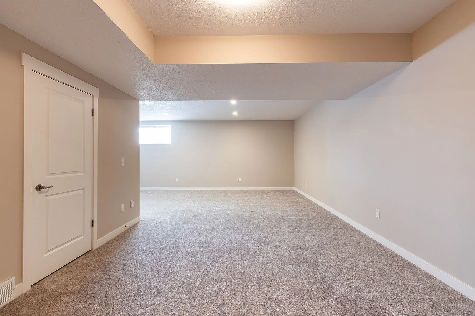 802 350 Somerside Rd SE-39.jpg