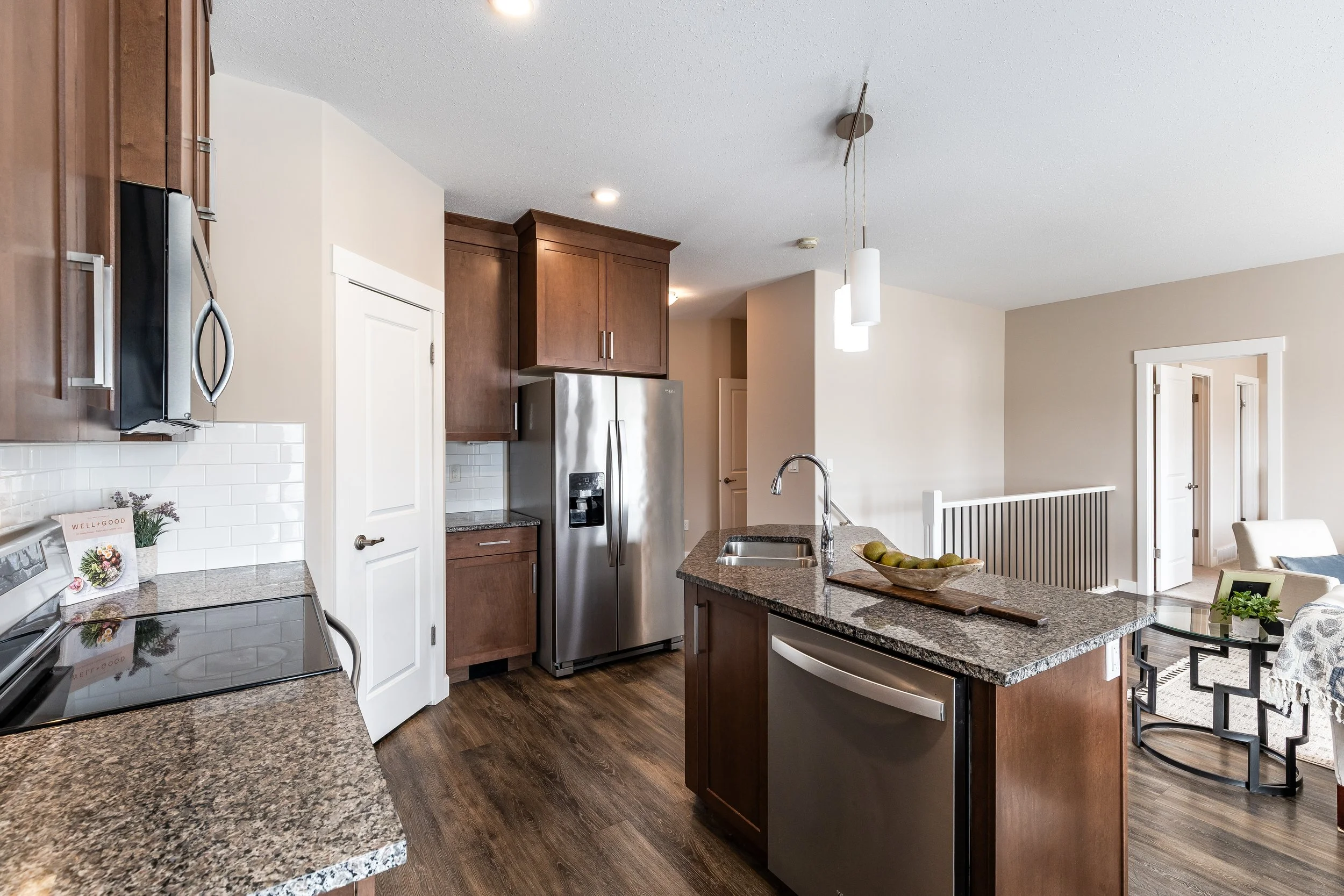 802 350 Somerset Rd SE Staged-15.jpg