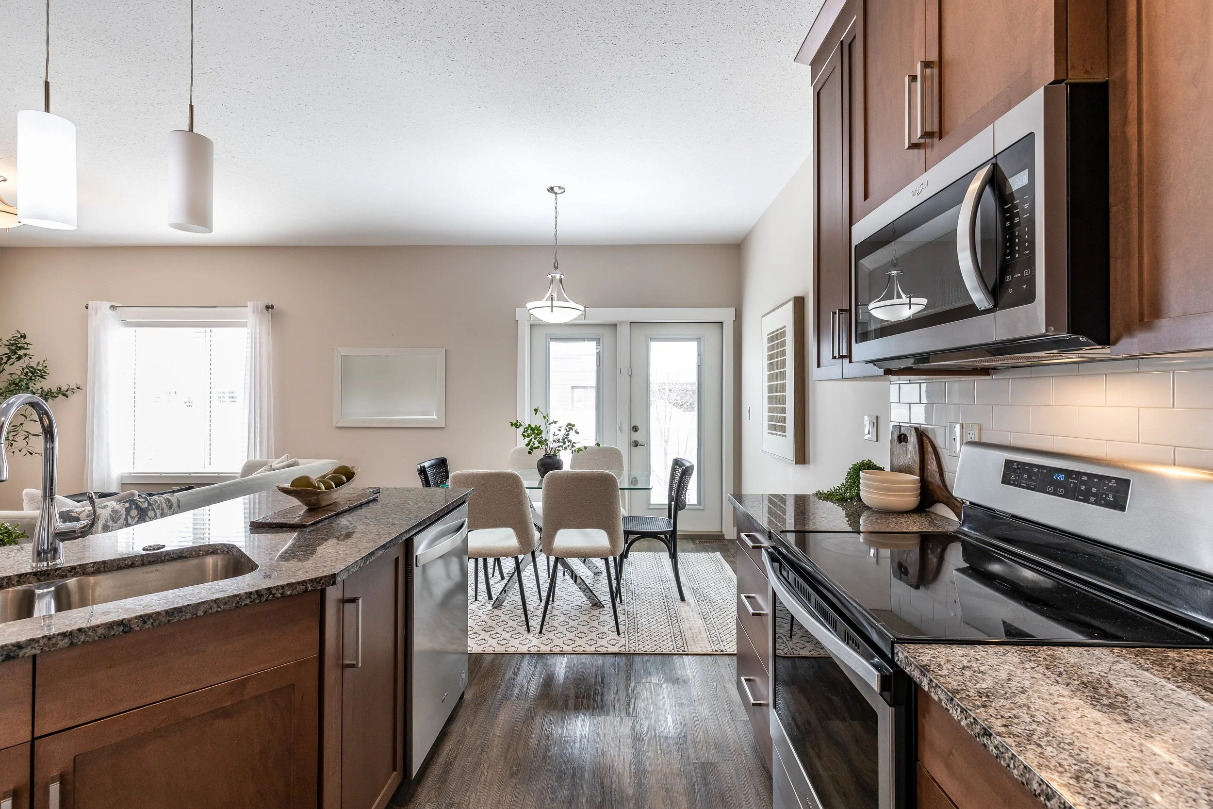 802 350 Somerset Rd SE Staged-17.jpg