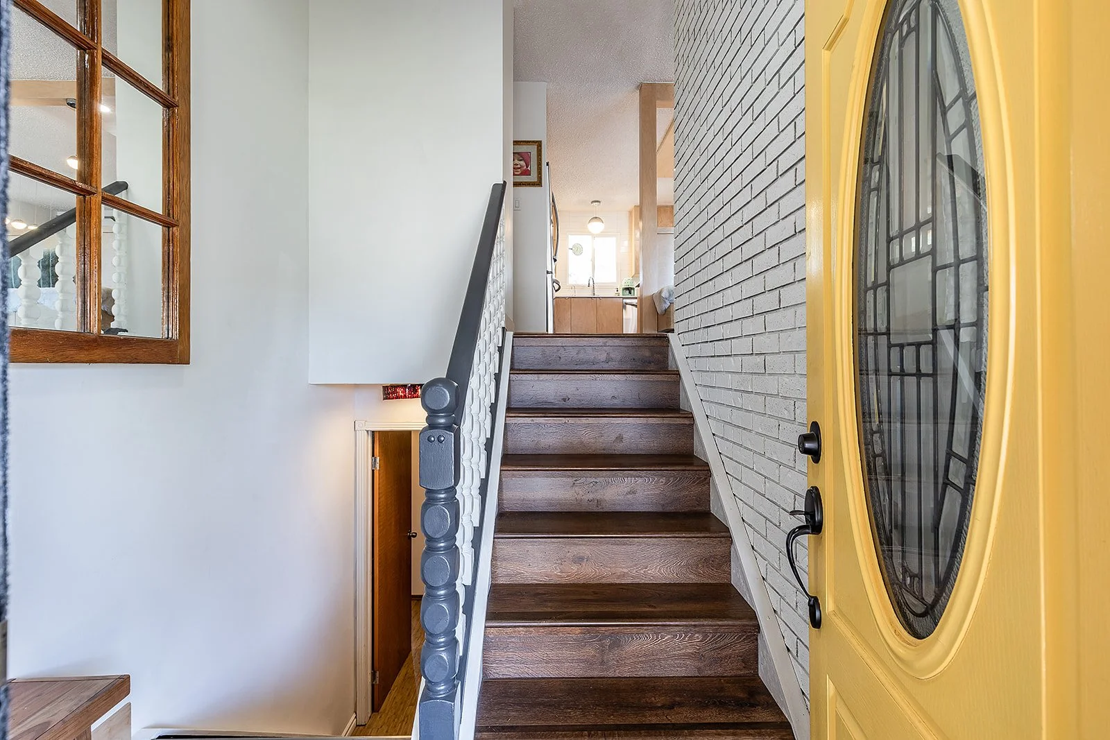 16 Rossland Ct SE-6.jpg