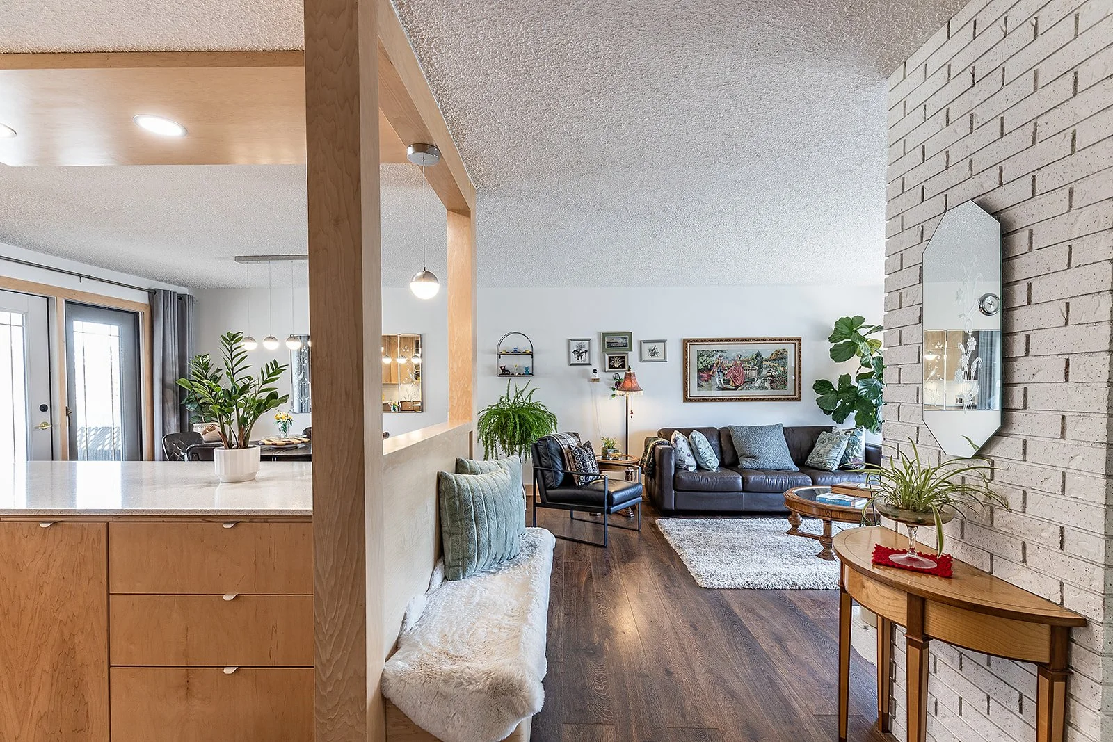 16 Rossland Ct SE-9.jpg