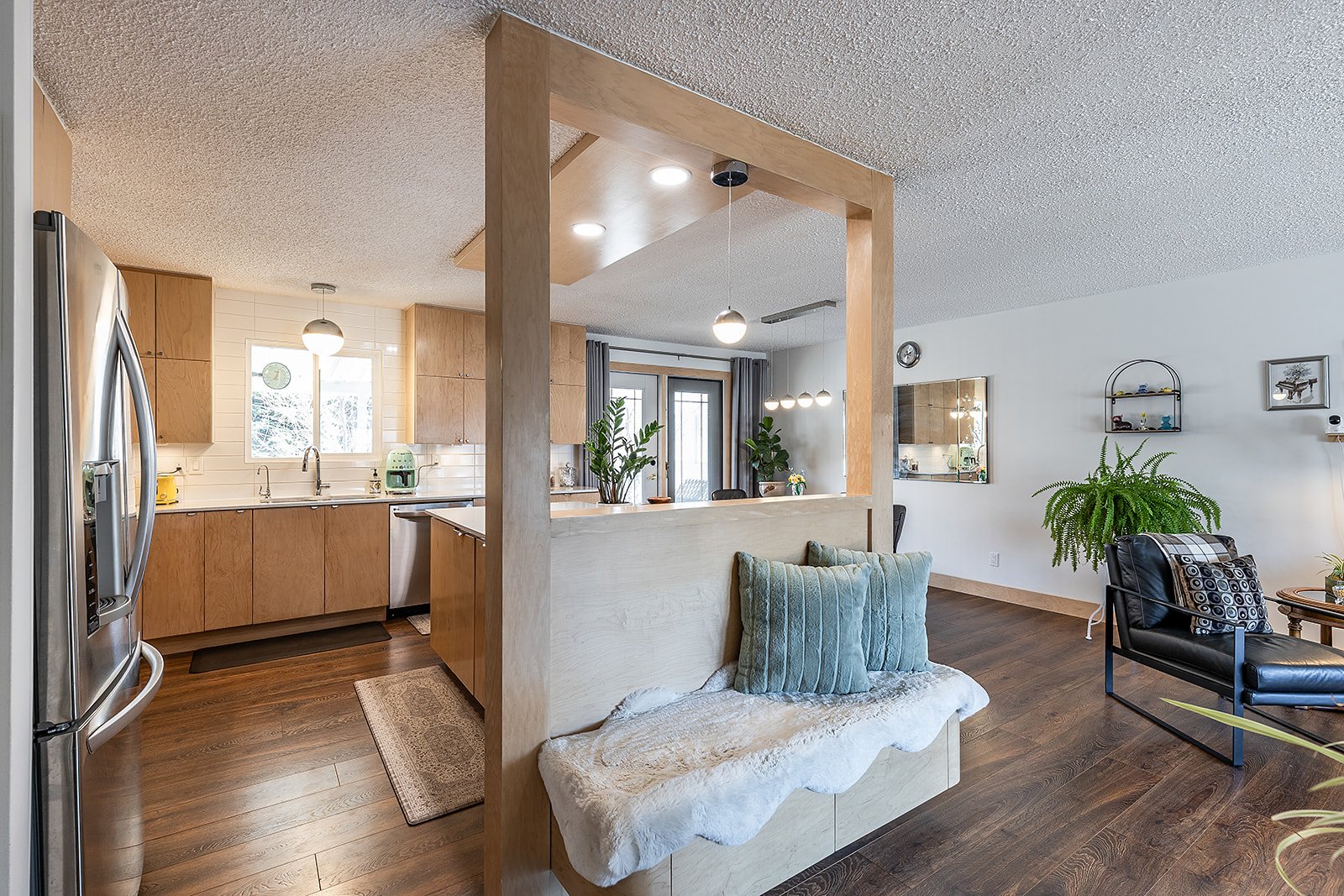 16 Rossland Ct SE-10.jpg