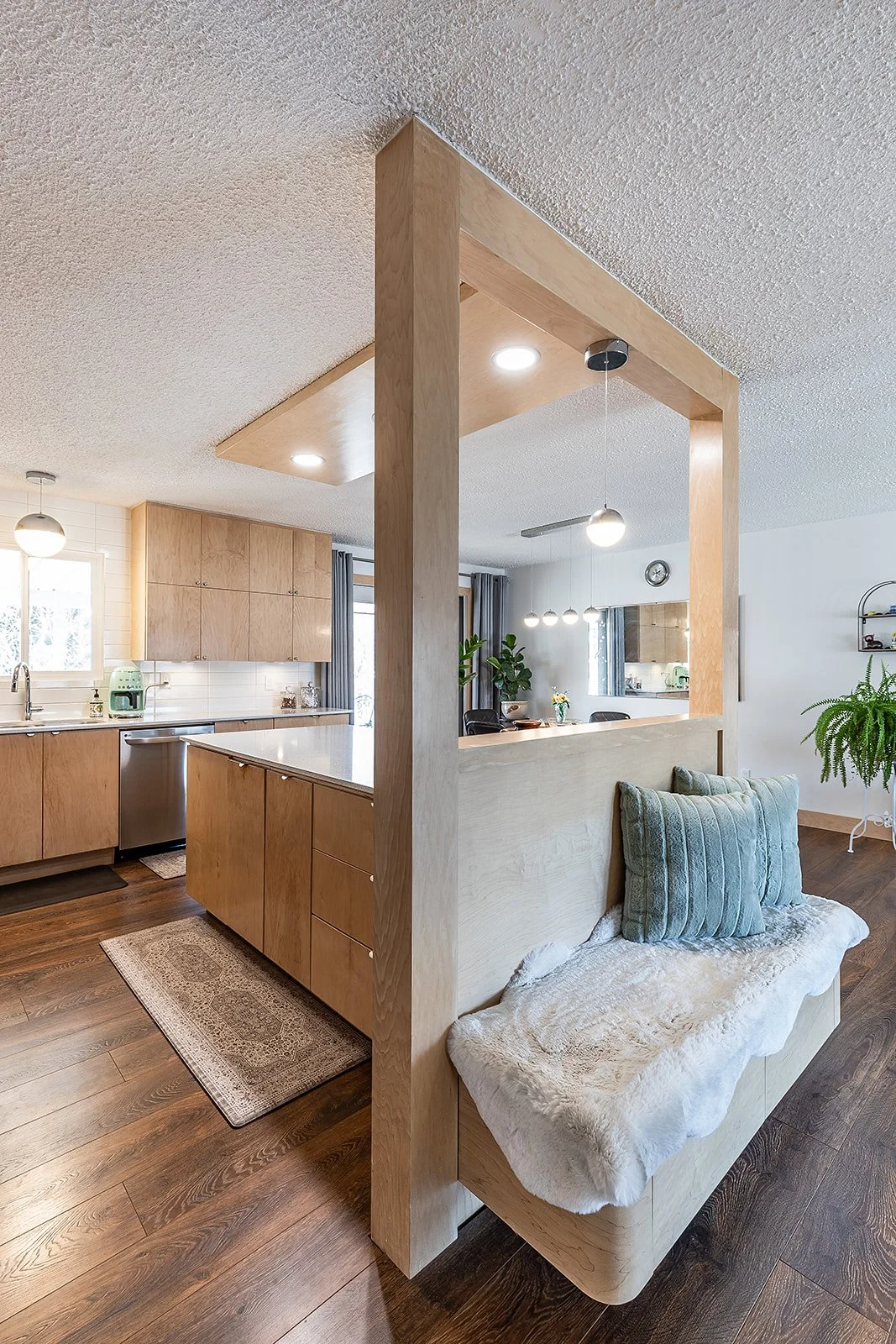 16 Rossland Ct SE-11.jpg