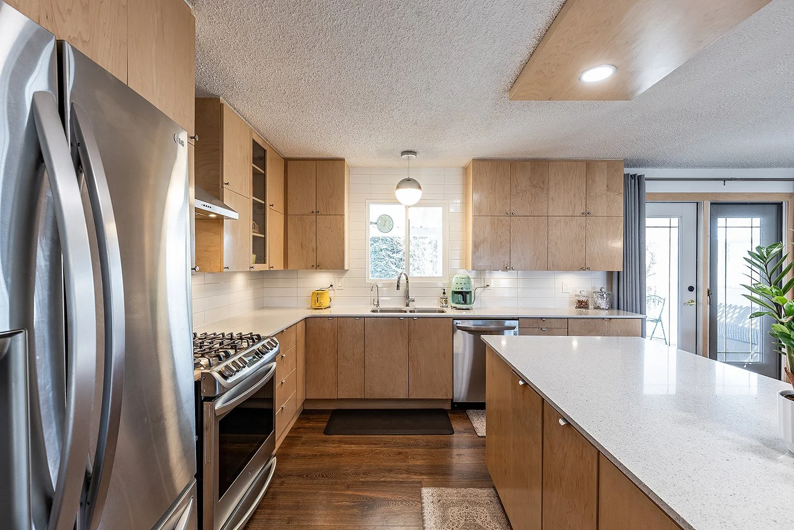 16 Rossland Ct SE-12.jpg