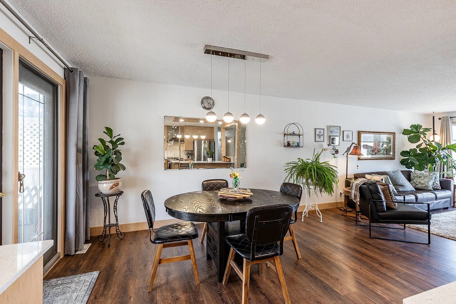 16 Rossland Ct SE-21.jpg