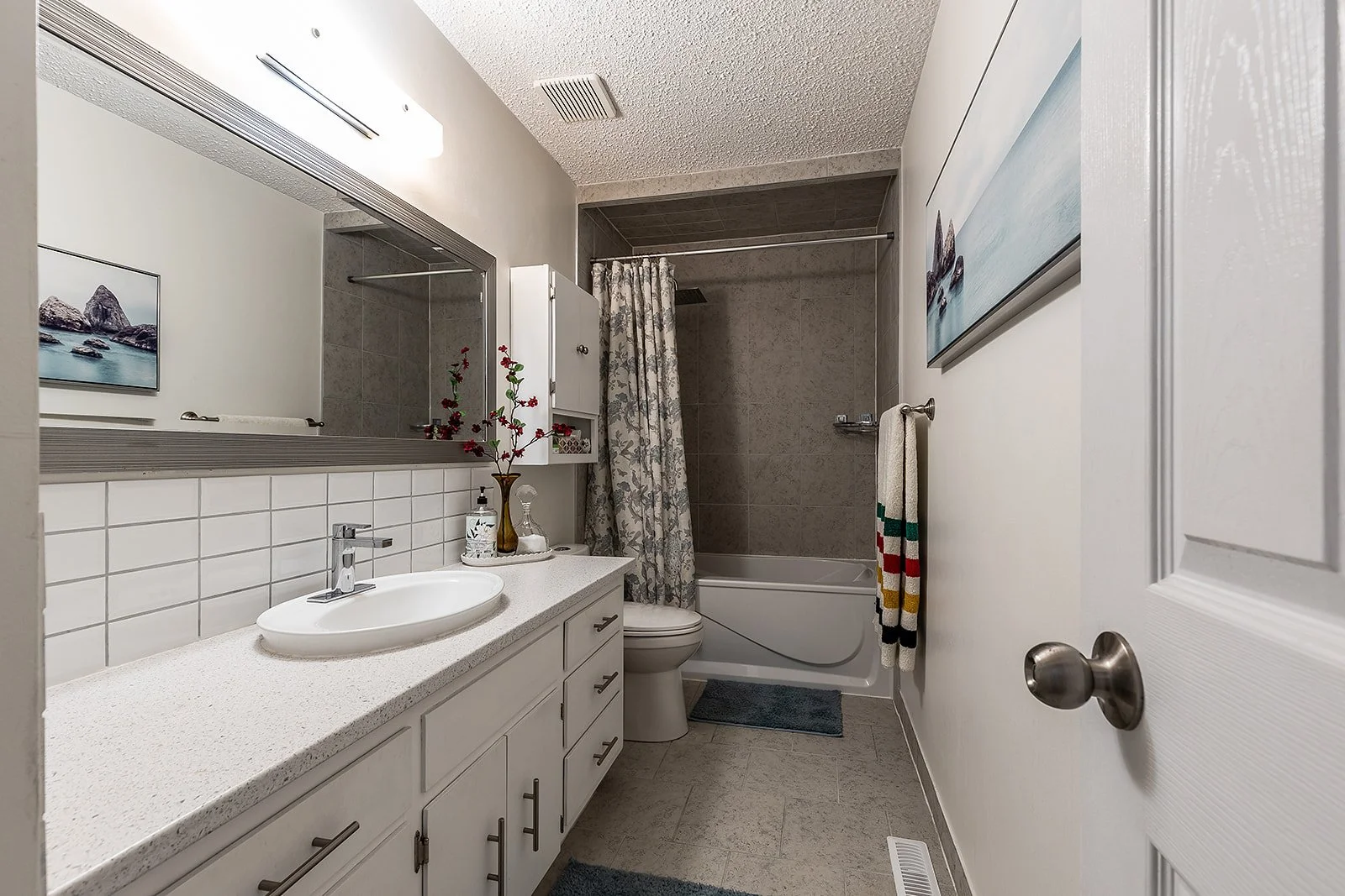 16 Rossland Ct SE-31.jpg