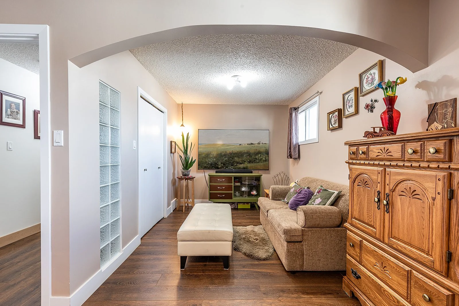 16 Rossland Ct SE-40.jpg