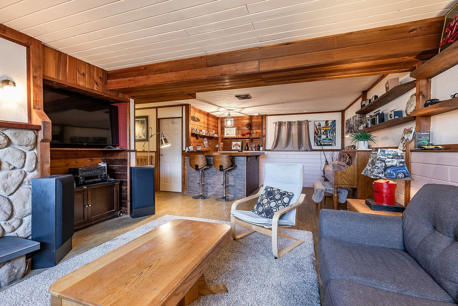 16 Rossland Ct SE-45.jpg