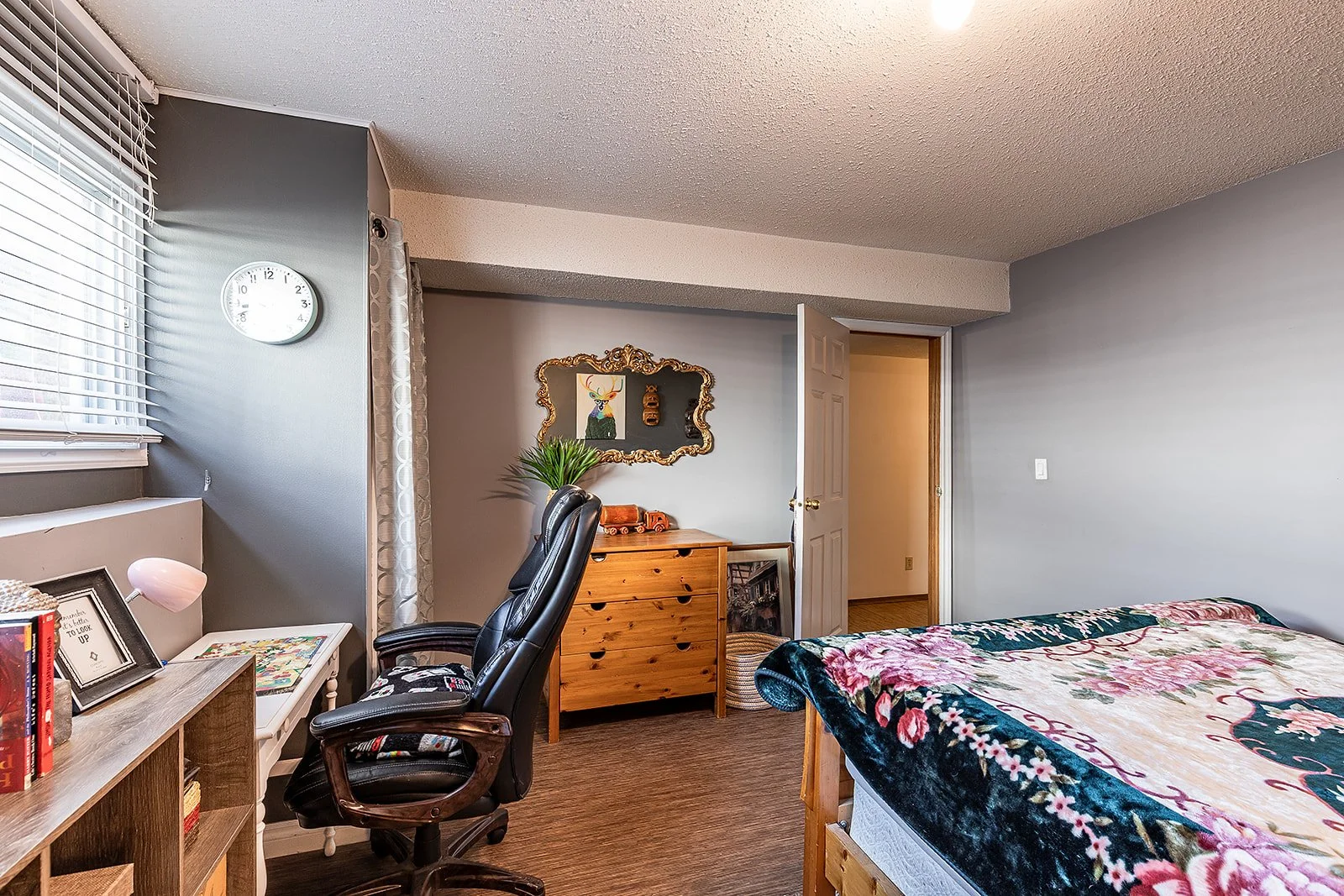 16 Rossland Ct SE-55.jpg