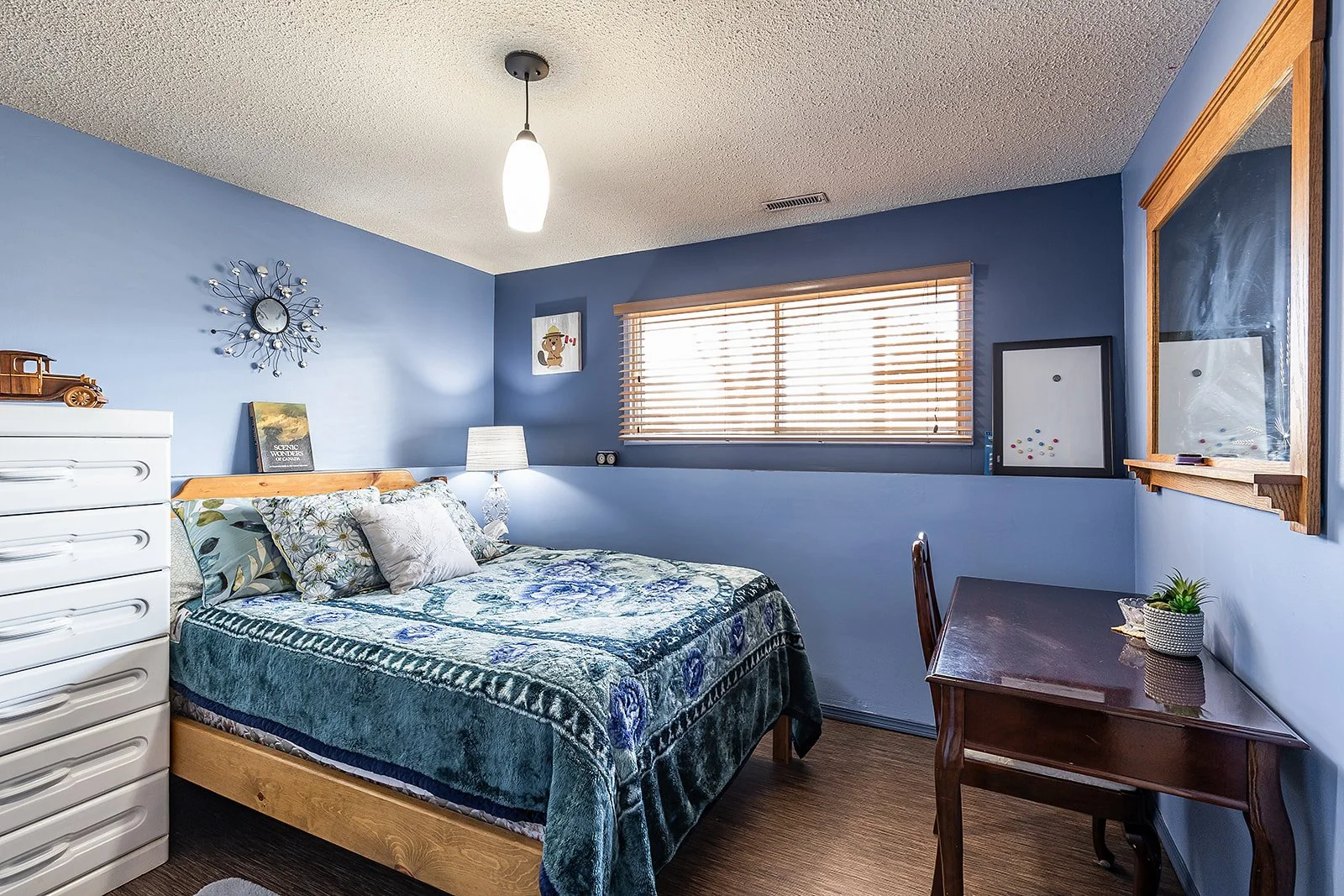 16 Rossland Ct SE-56.jpg