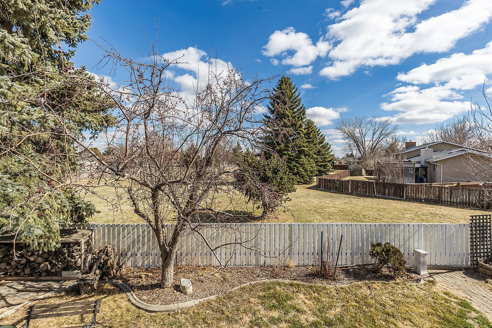 16 Rossland Ct SE-64.jpg