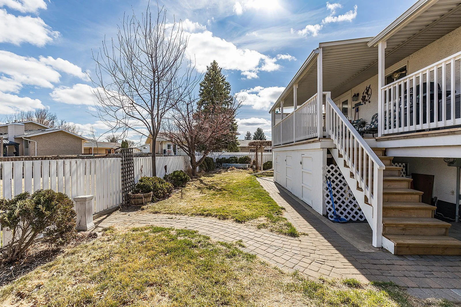 16 Rossland Ct SE-67.jpg