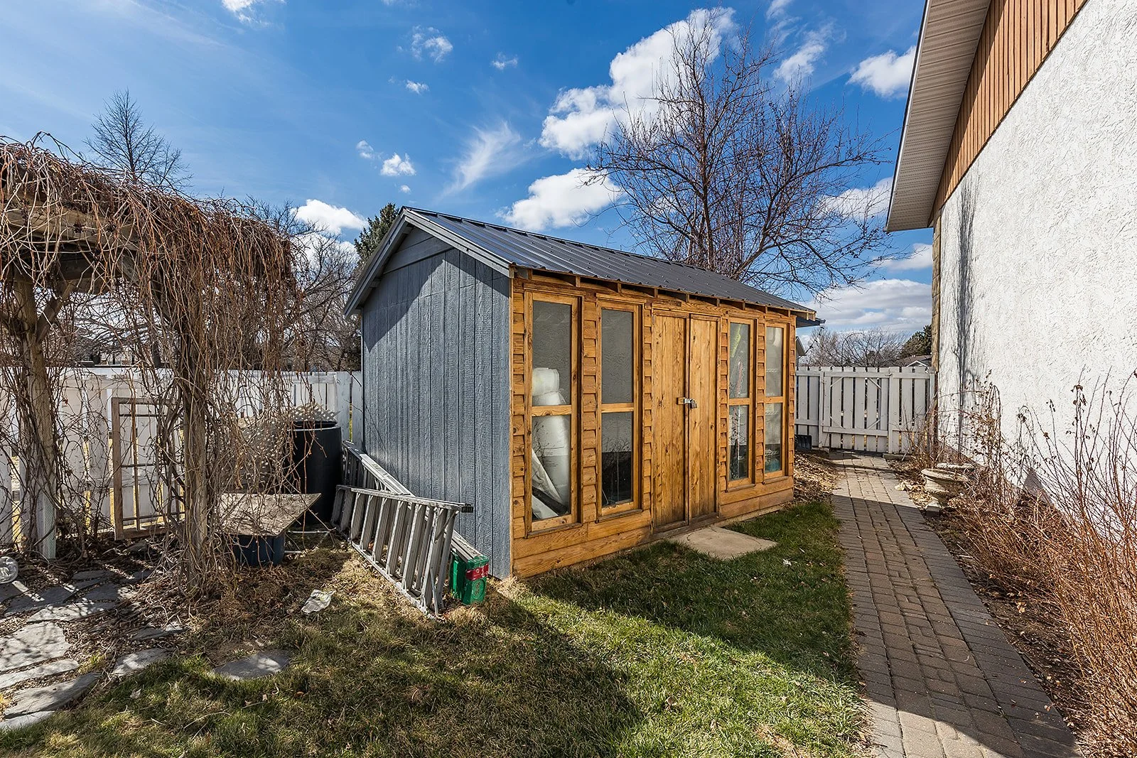 16 Rossland Ct SE-69.jpg