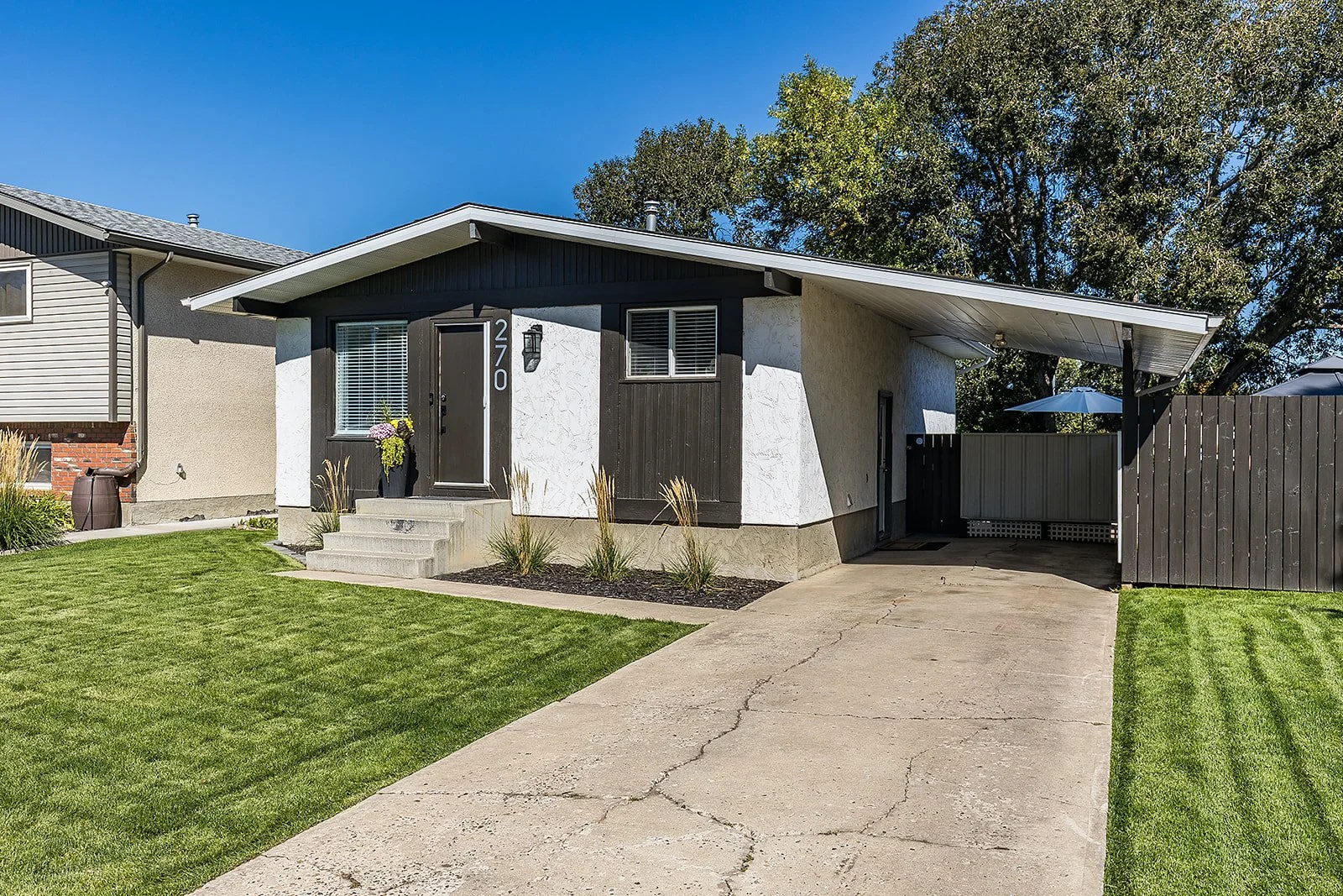 270 Shepherd Cres SE-28.jpg