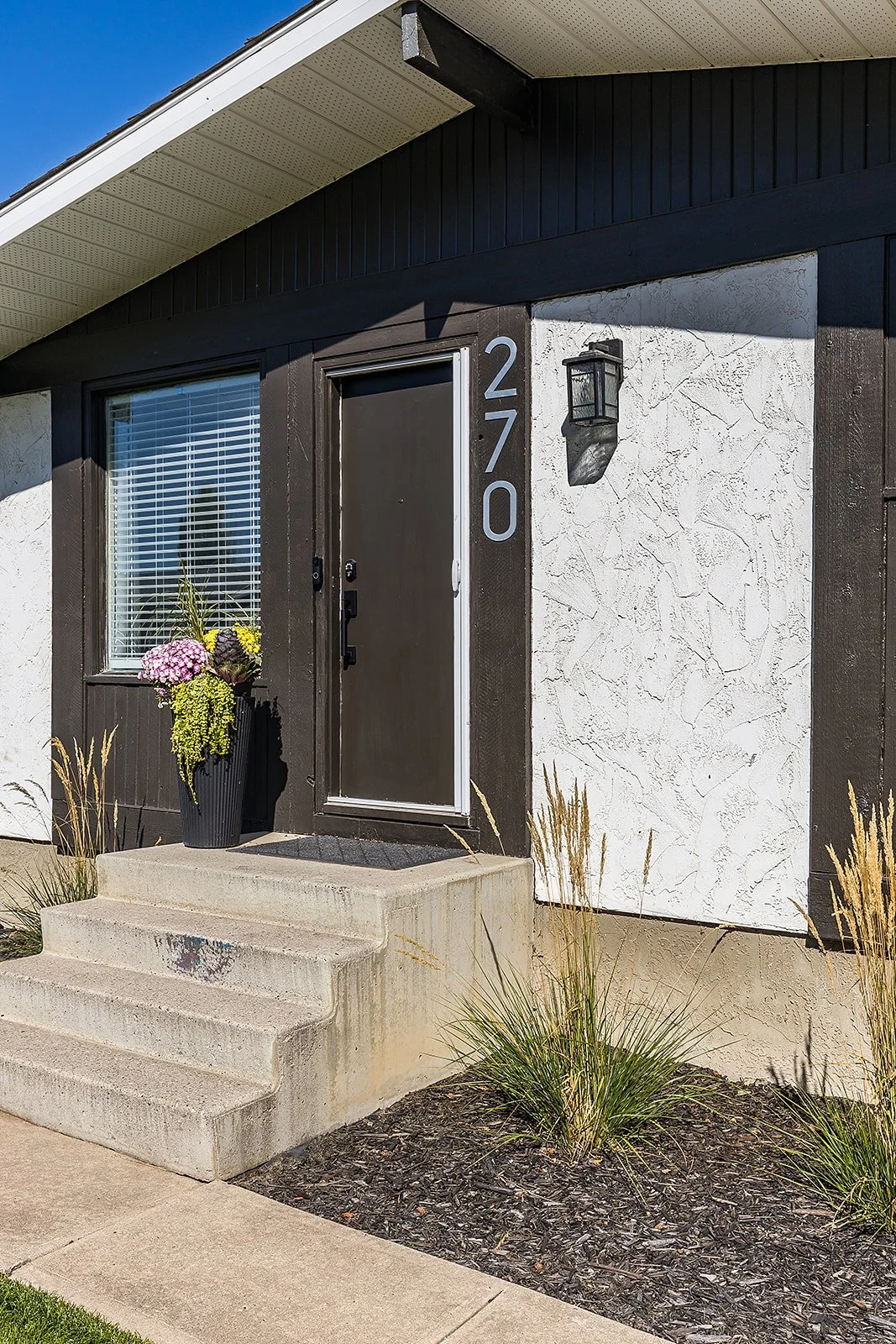 270 Shepherd Cres SE-25.jpg