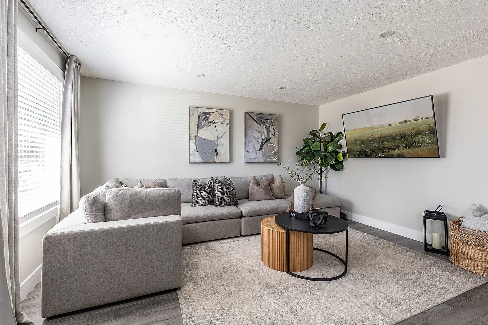 270 Shepherd Cres SE Interior-4.jpg