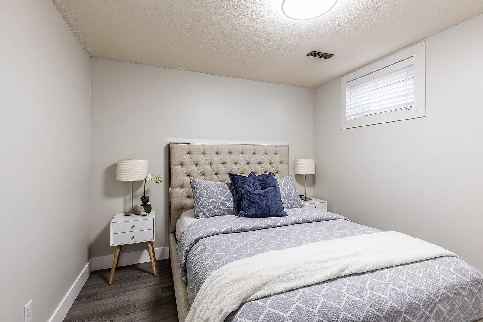 270 Shepherd Cres SE Interior-24.jpg