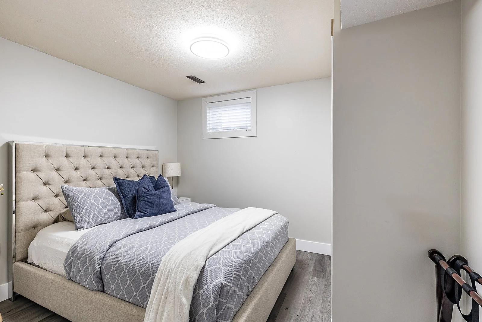 270 Shepherd Cres SE Interior-25.jpg