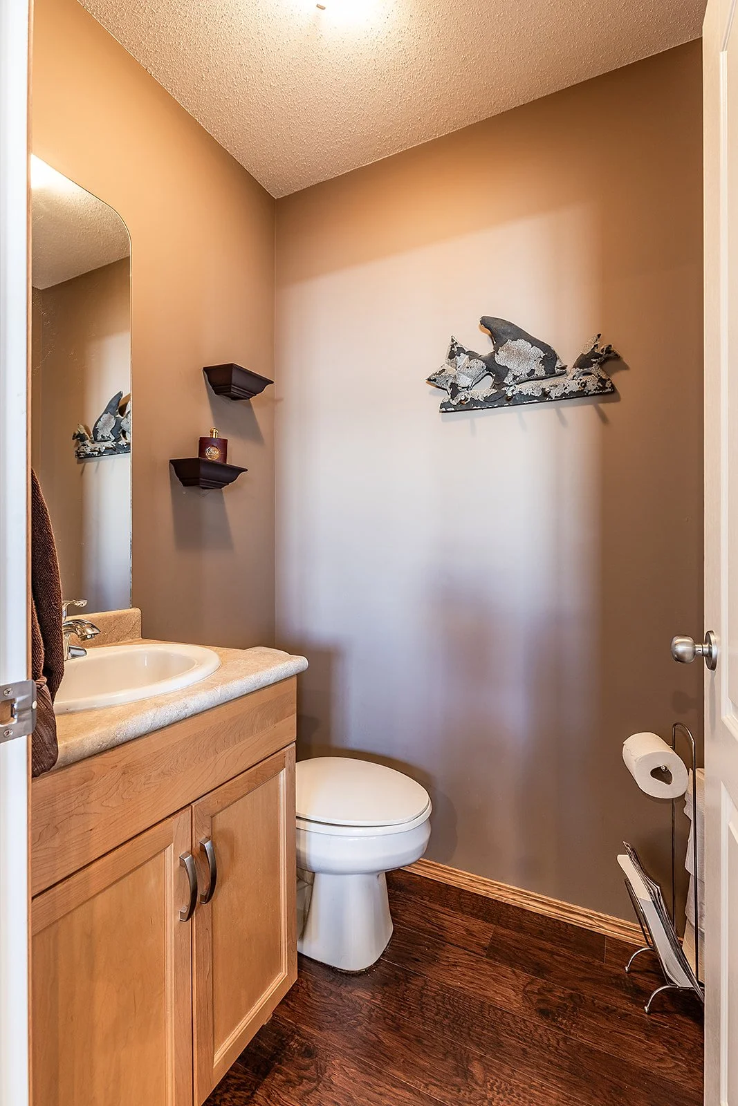 2 128 3 St NE-26.jpg