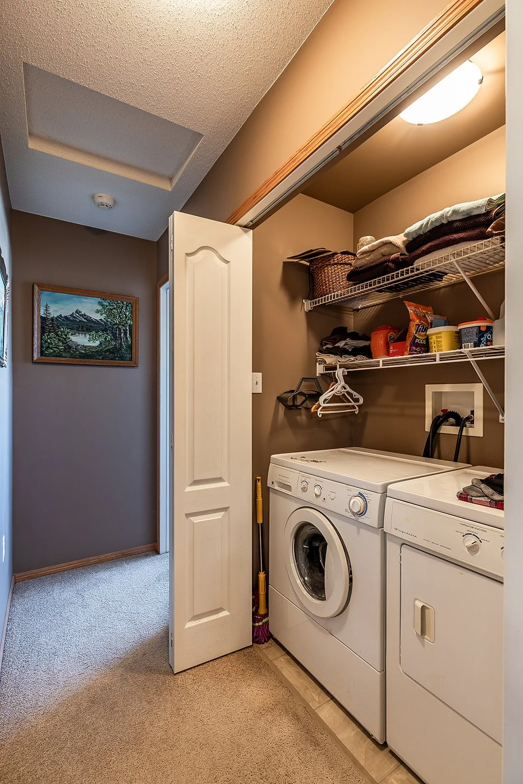 2 128 3 St NE-34.jpg