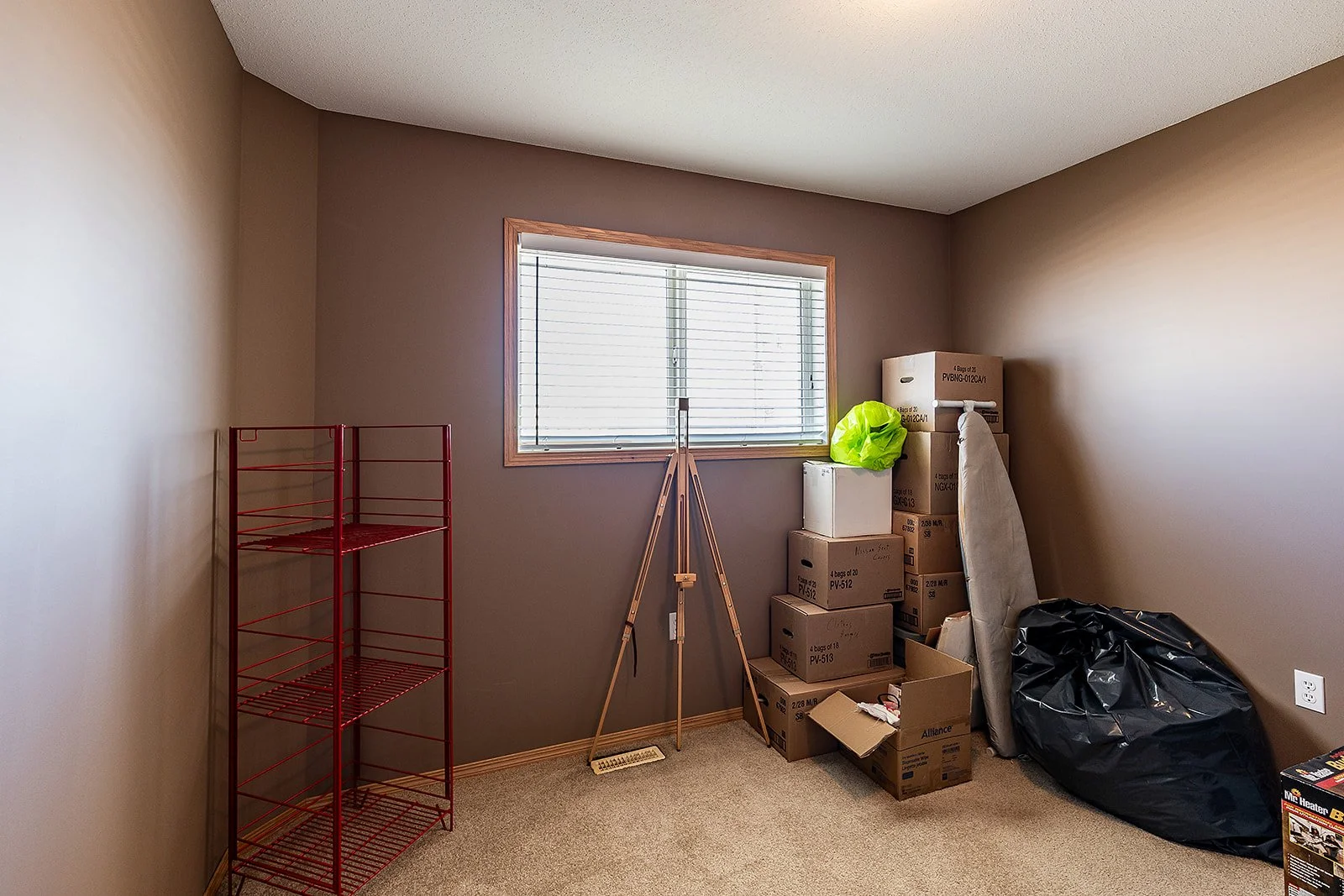 2 128 3 St NE-35.jpg