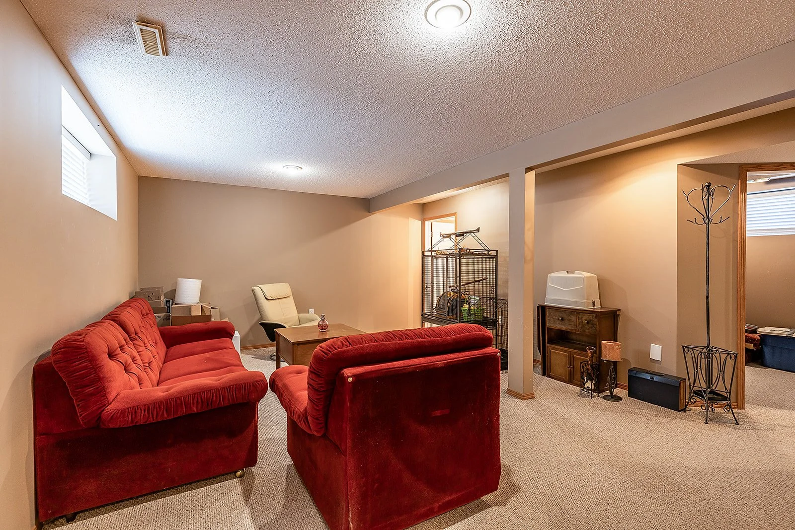 2 128 3 St NE-37.jpg