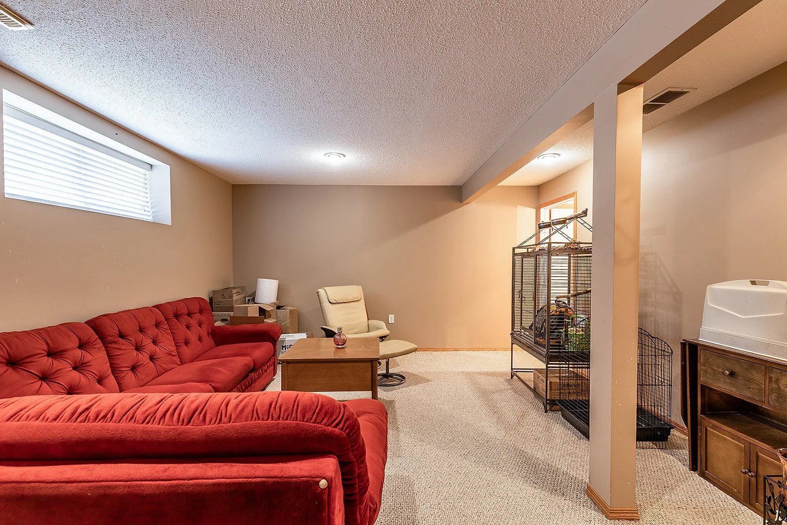 2 128 3 St NE-38.jpg