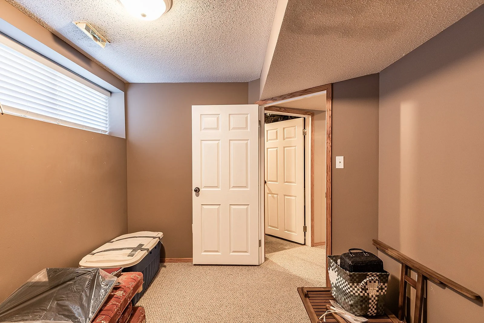 2 128 3 St NE-42.jpg
