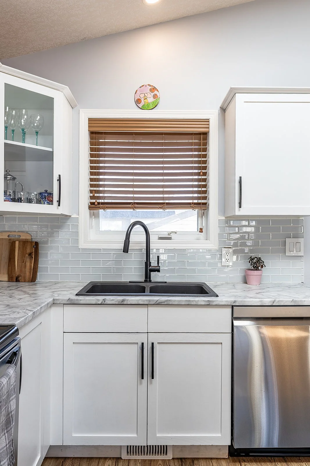 71 Sunset Cres SW-18.jpg