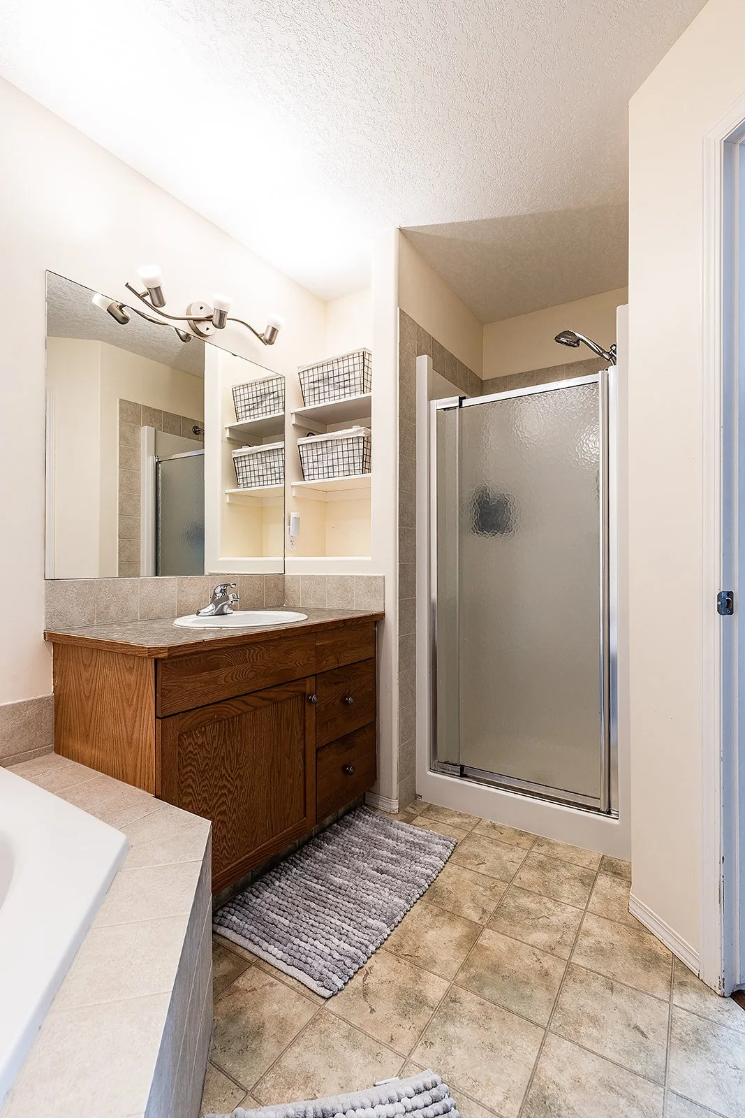 71 Sunset Cres SW-27.jpg