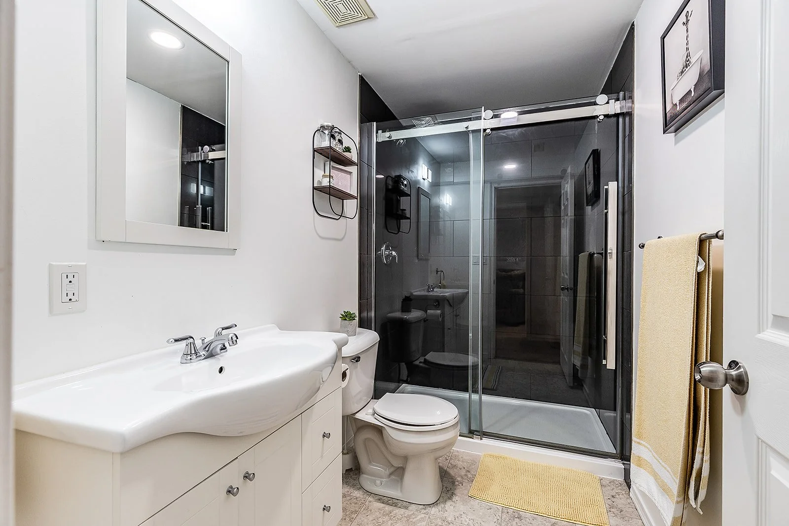 71 Sunset Cres SW-35.jpg