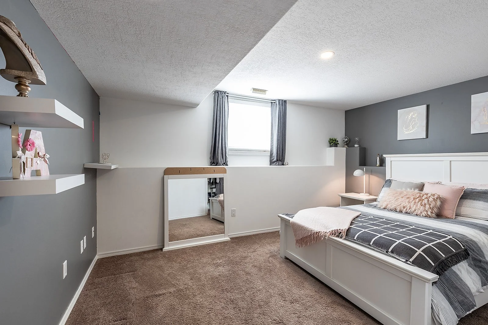 71 Sunset Cres SW-42.jpg