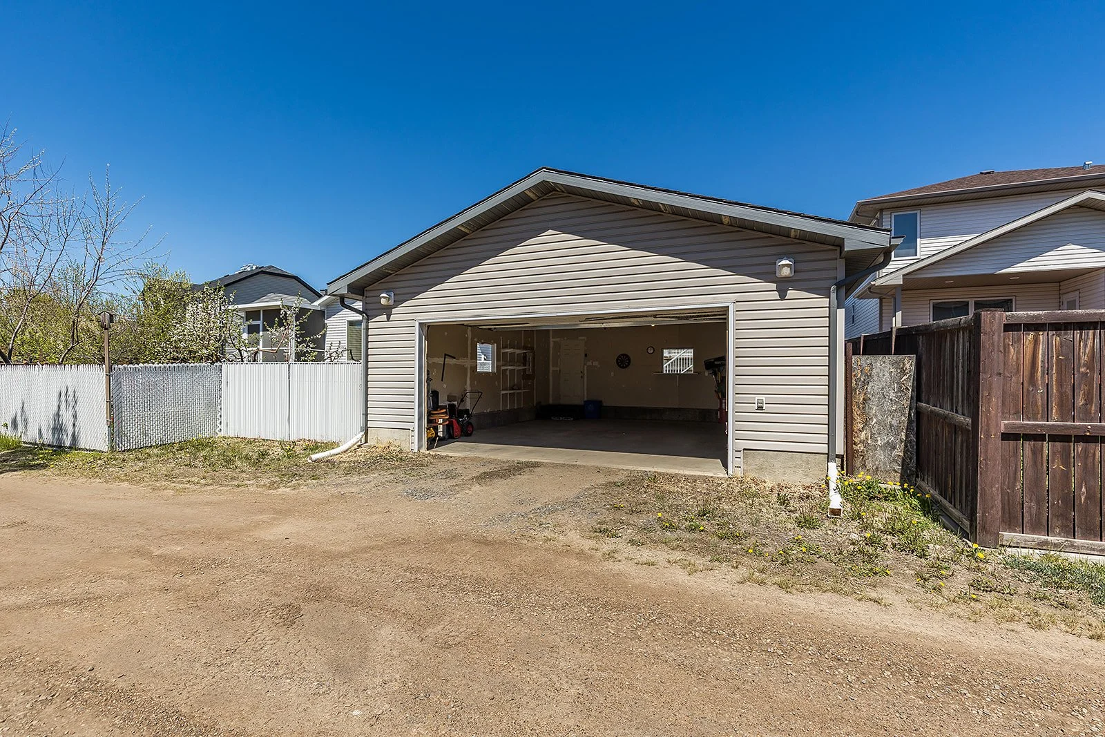 71 Sunset Cres SW-57.jpg