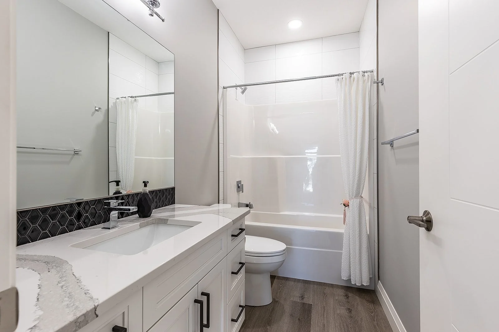 57 Hamptons Gate -30.jpg
