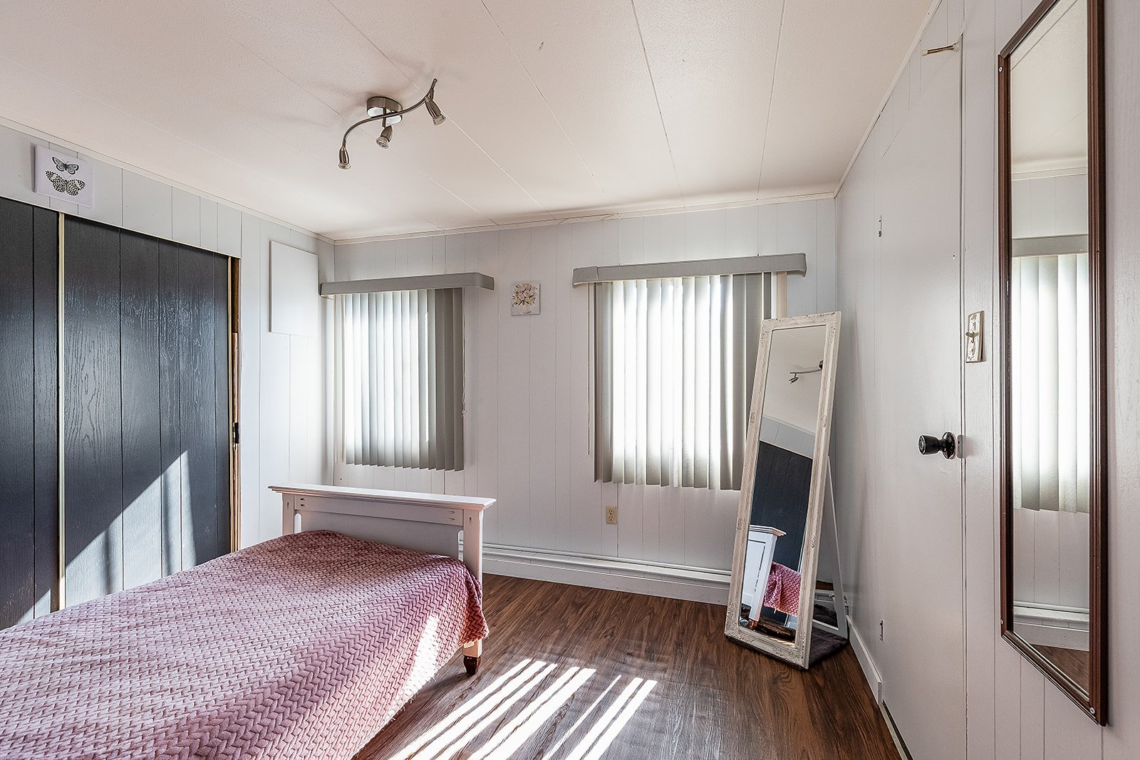 125 4000 13 Ave Se-20.jpg