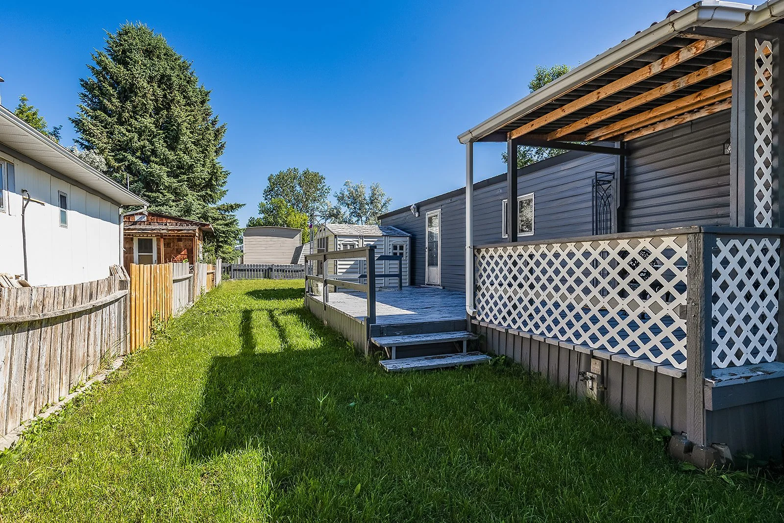 125 4000 13 Ave Se-33.jpg