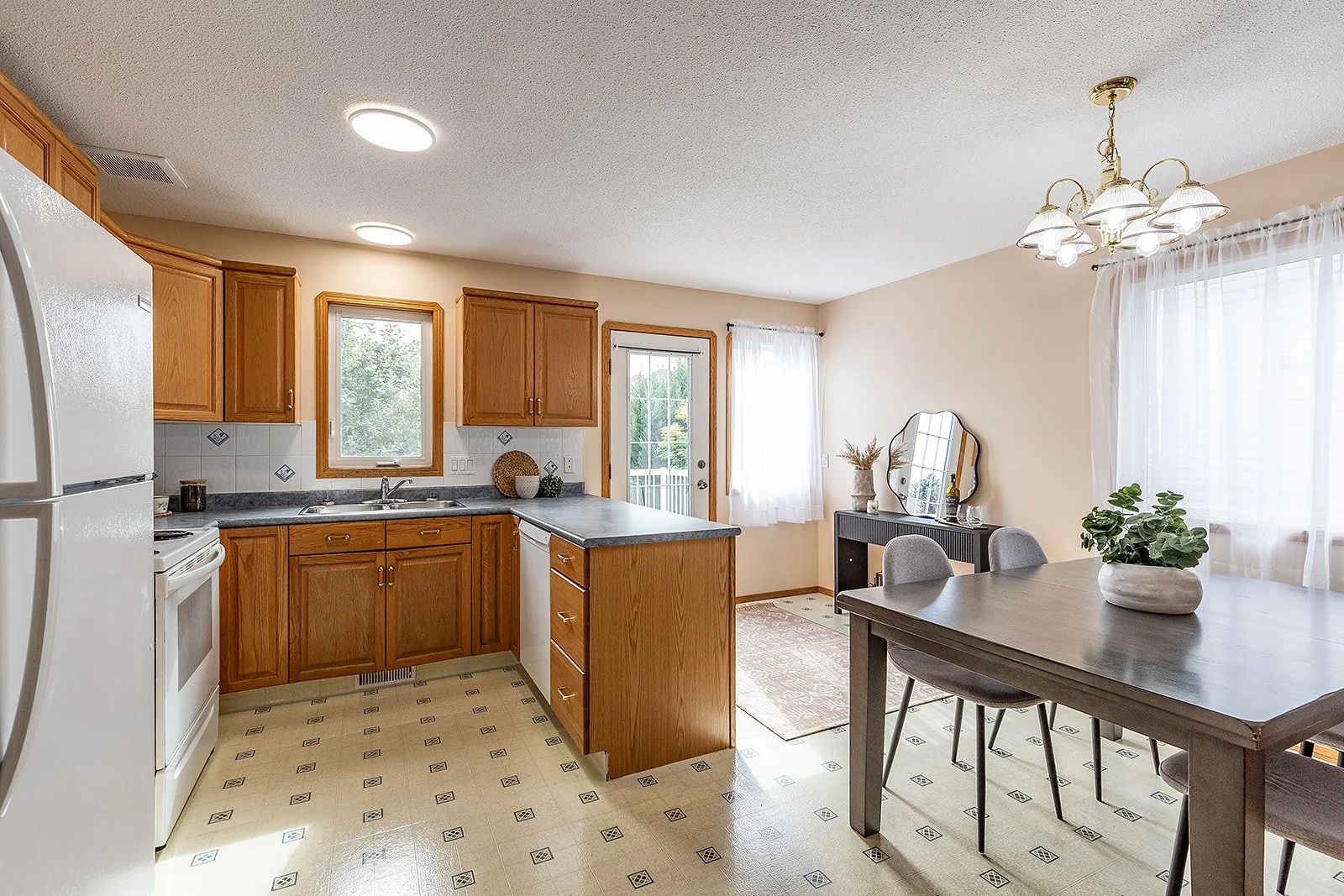 367 Woodman Ave SE-15.jpg