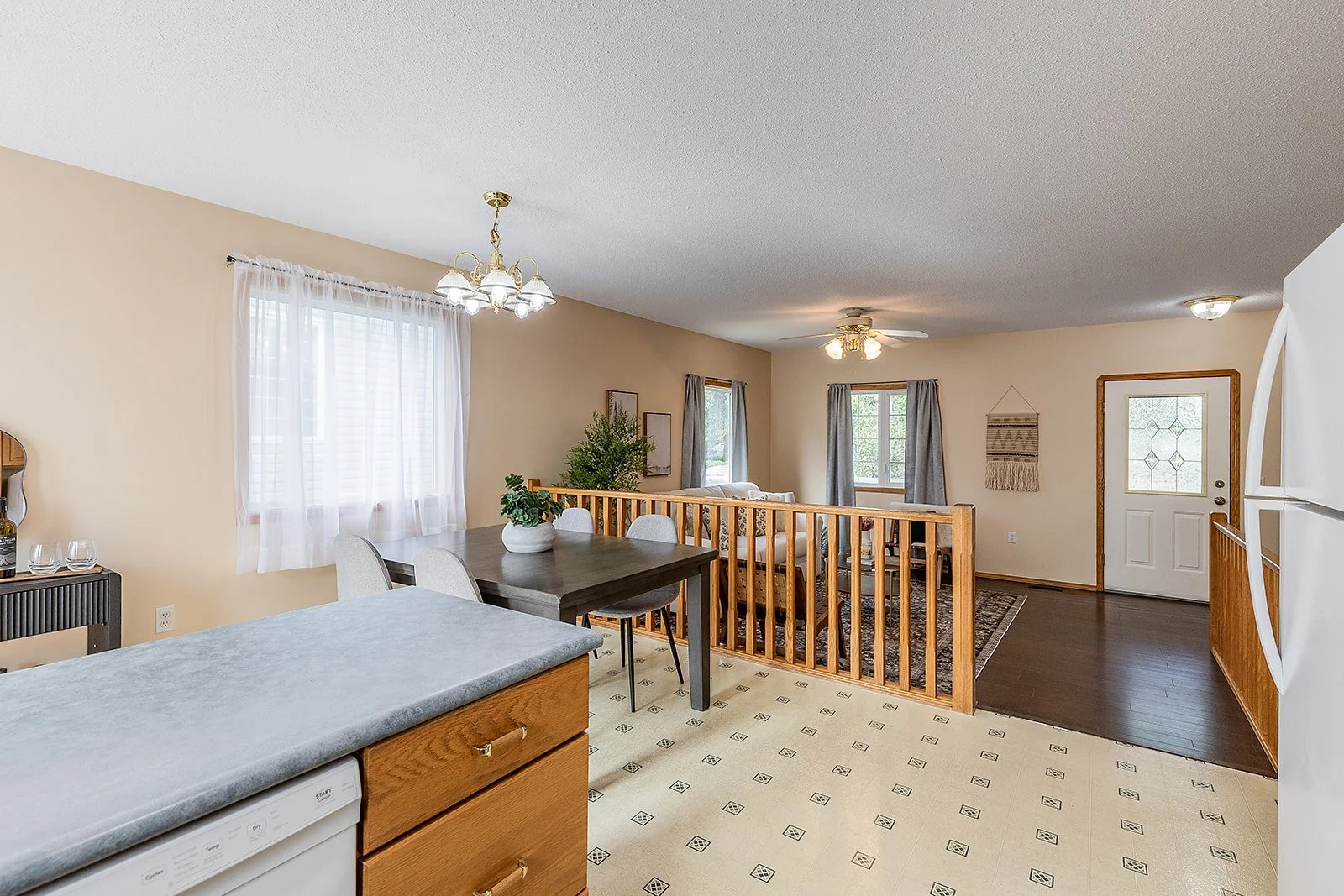 367 Woodman Ave SE-21.jpg