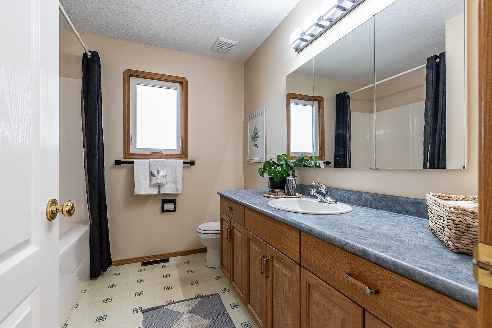367 Woodman Ave SE-31.jpg