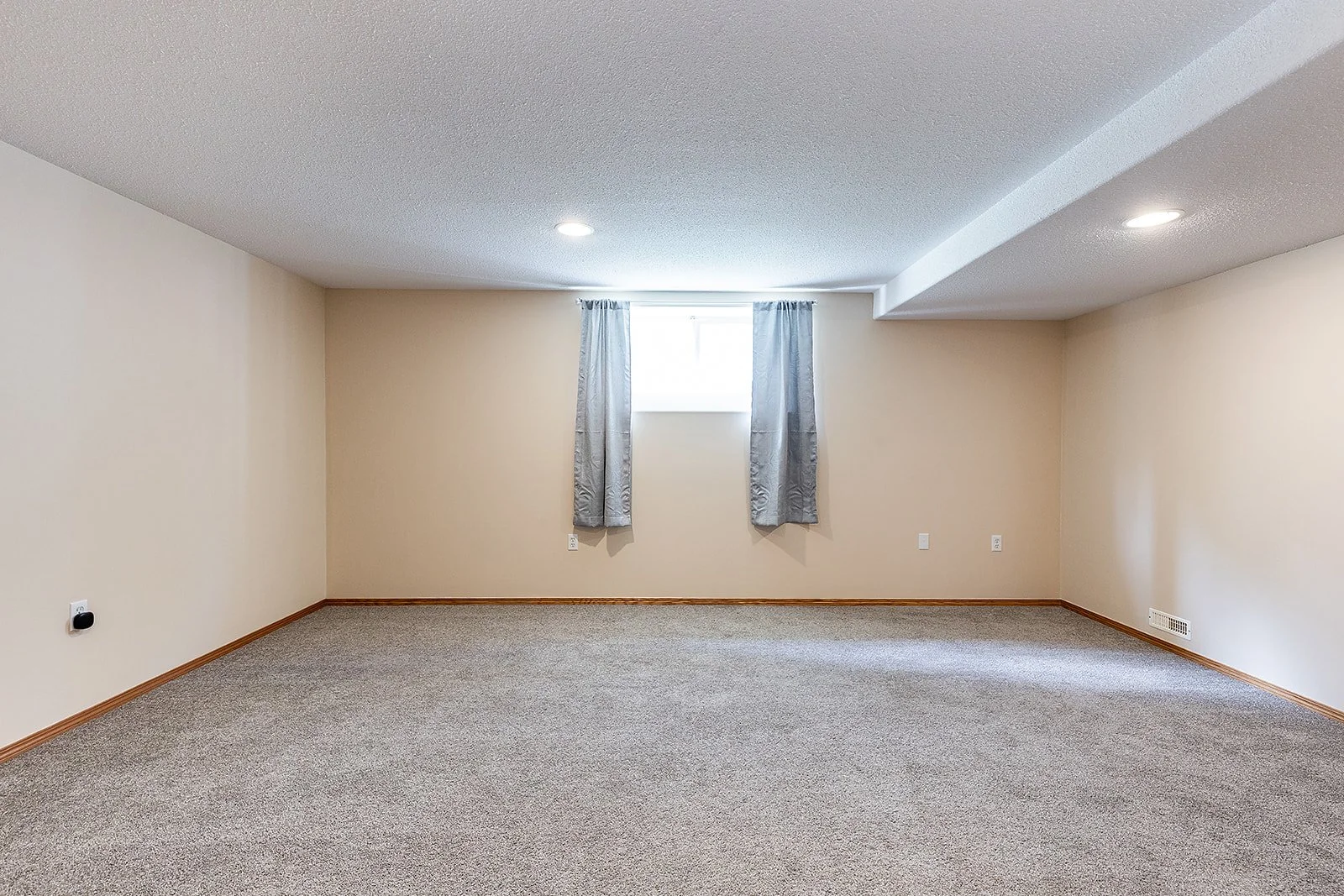 367 Woodman Ave SE-34.jpg