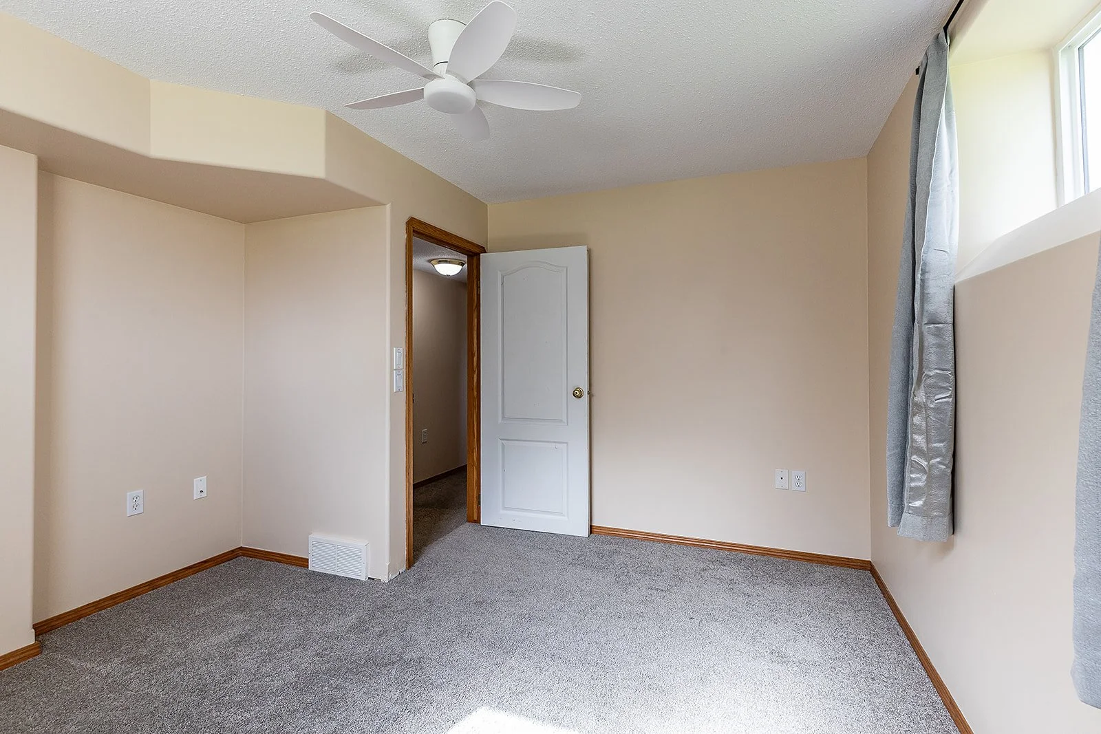 367 Woodman Ave SE-38.jpg