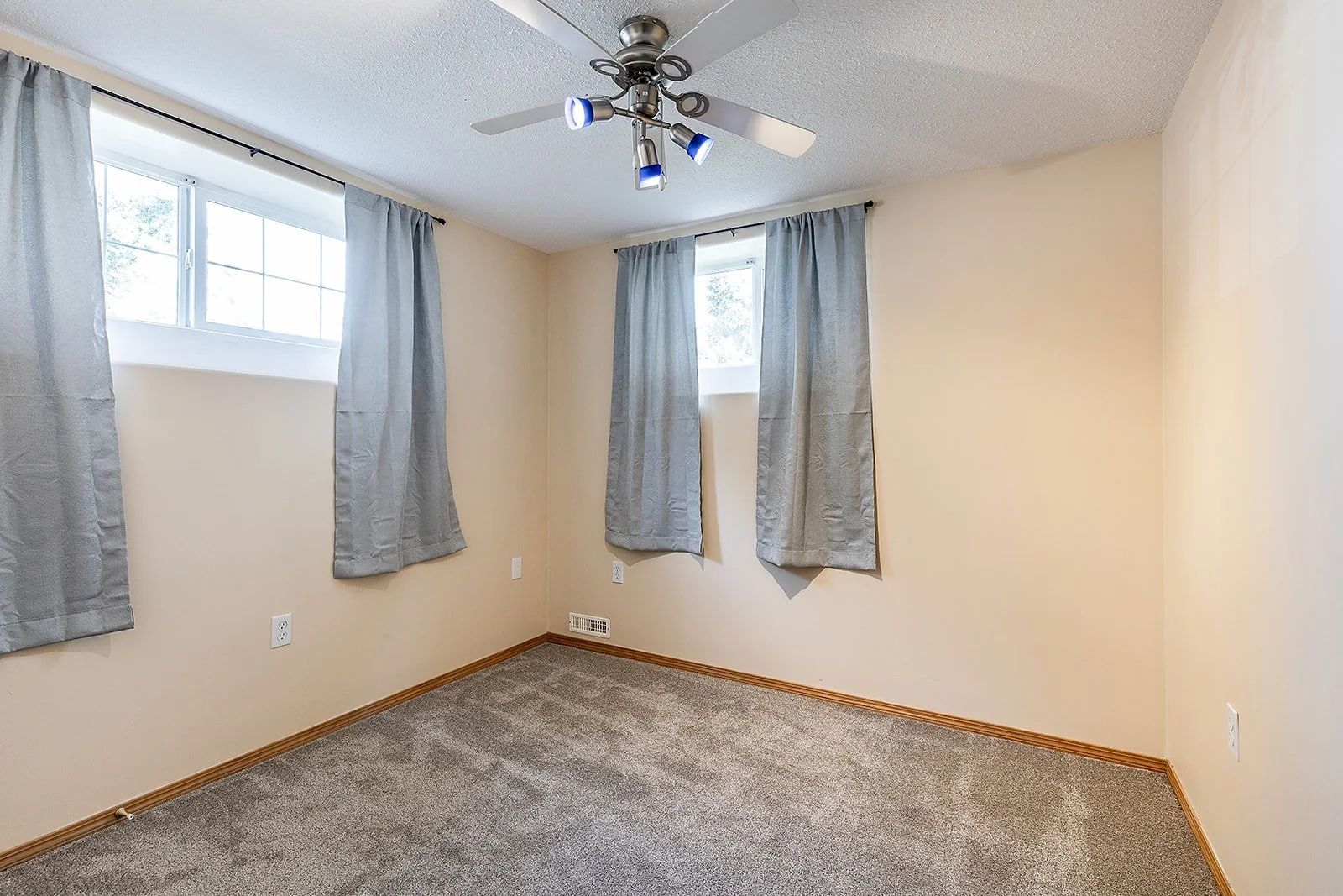 367 Woodman Ave SE-40.jpg