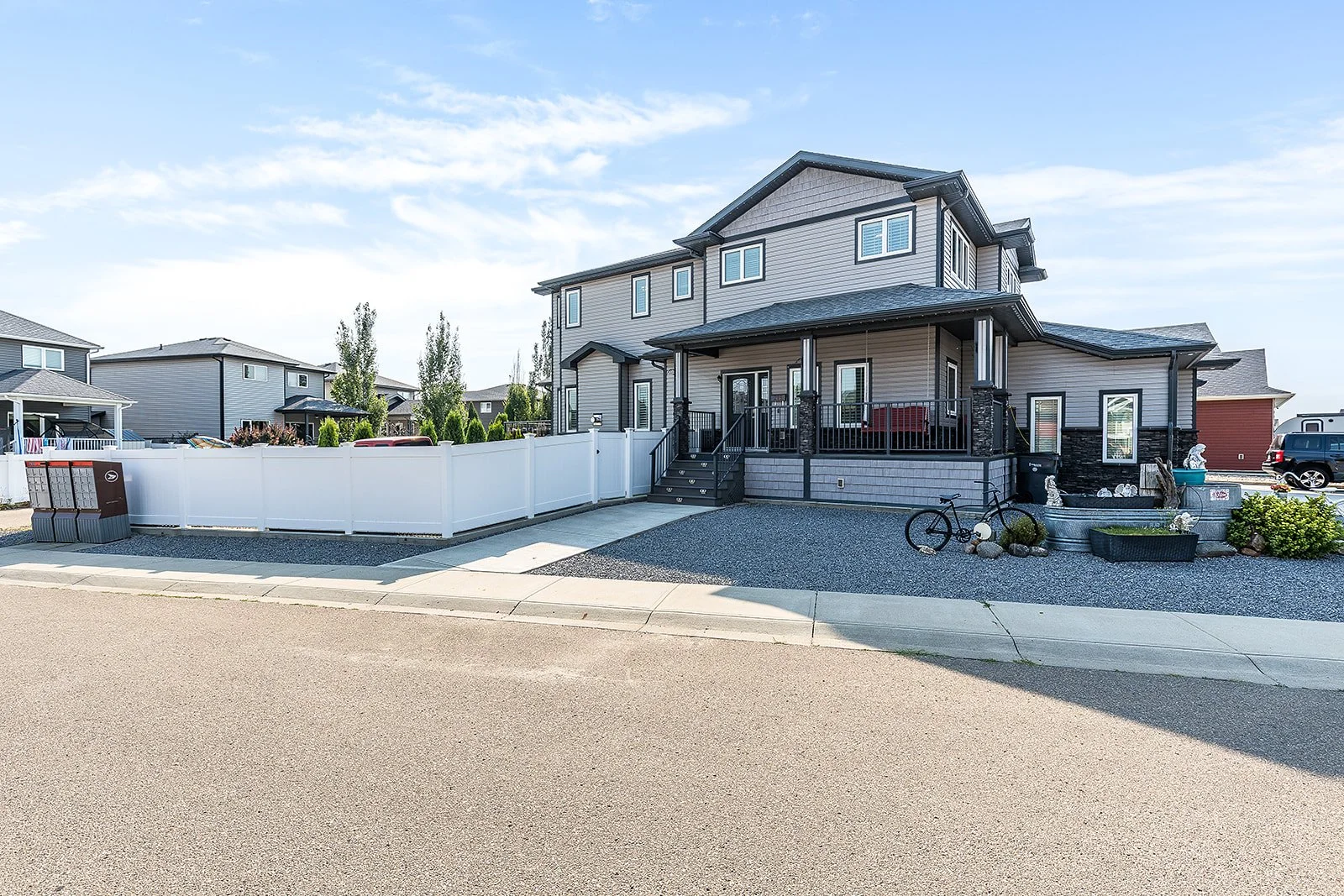 213 Somerside Rd SE-7.jpg