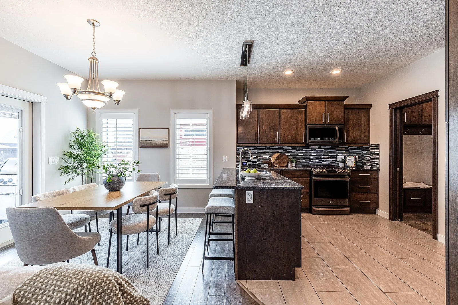 213 Somerside Rd SE-22.jpg