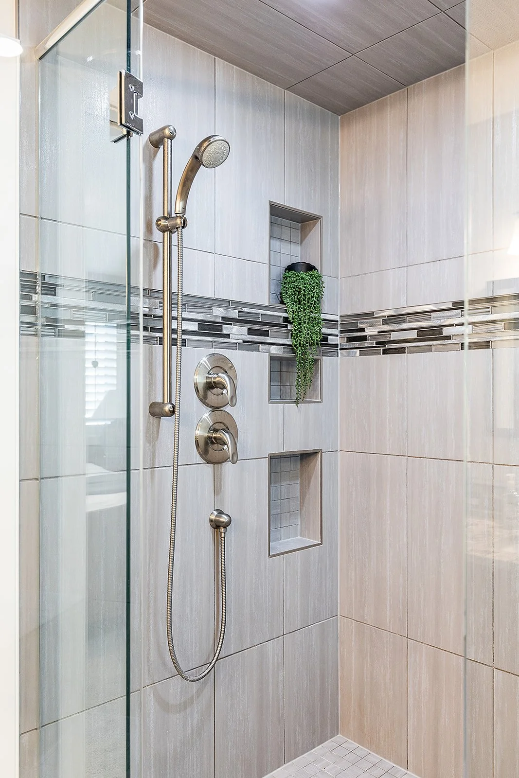 213 Somerside Rd SE-47.jpg