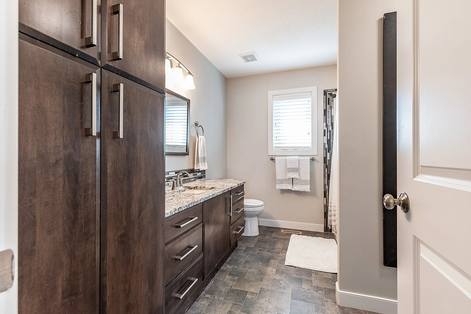 213 Somerside Rd SE-48.jpg