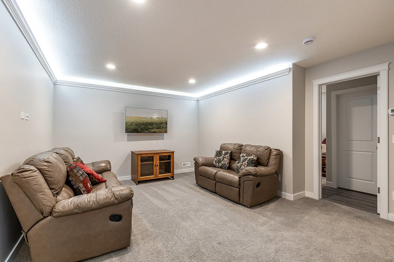213 Somerside Rd SE-54.jpg